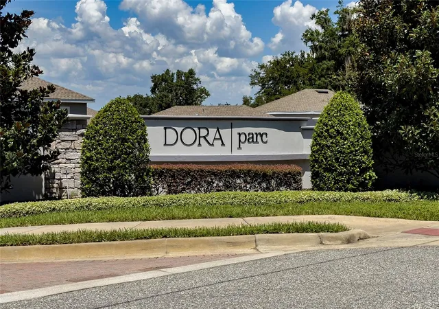 Photo 2 of Single family home for sale at 1211 Dora Parc Ln, Mount Dora, FL 32757 | MLS# S5156820 | Listing updated on 2026-09-05