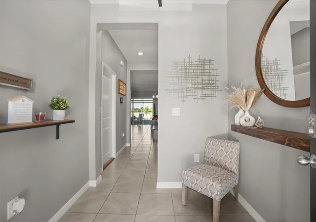 Photo 2 of Townhouse for sale at 170 Mangrove Shade Cir, Apollo Beach, FL 33572 | MLS# O6438624 | Listing updated on 2026-09-04