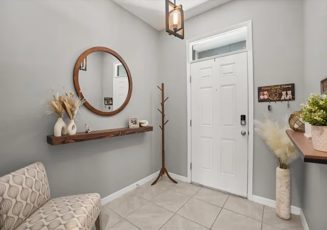 Photo 2 of Townhouse for sale at 170 Mangrove Shade Cir, Apollo Beach, FL 33572 | MLS# O6438624 | Listing updated on 2026-09-04