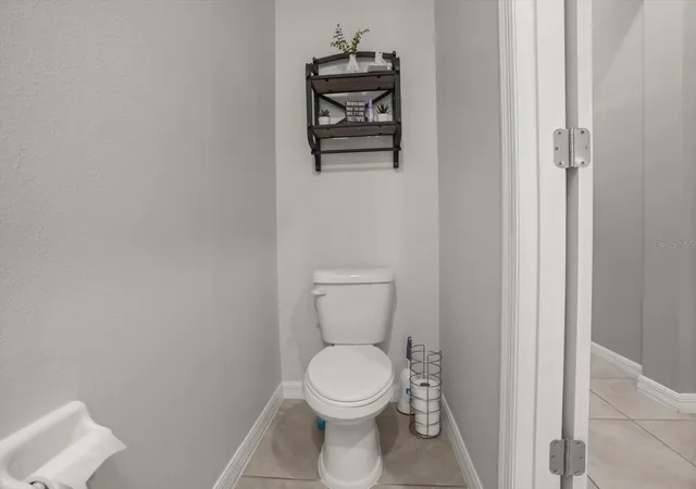 Photo 4 of Townhouse for sale at 170 Mangrove Shade Cir, Apollo Beach, FL 33572 | MLS# O6438624 | Listing updated on 2026-09-04