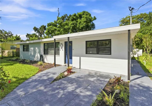Photo 2 of Single family home for sale at 1806 Dierker Dr, Valrico, FL 33596 | MLS# TB8544951 | Listing updated on 2026-09-05