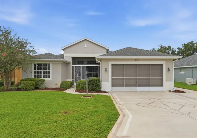 Photo 2 of Single family home for sale at 20743 Queen Alexandra Dr, Leesburg, FL 34748 | MLS# G5117307 | Listing updated on 2026-10-03