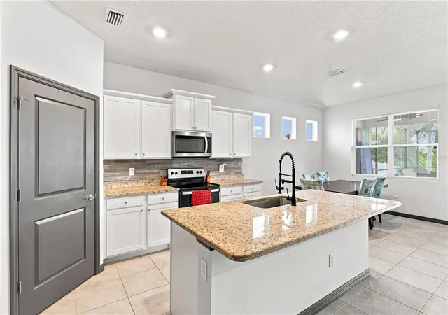 Photo 3 of Single family home for sale at 3916 Mossy Limb Ct, Palmetto, FL 34221 | MLS# A4704891 | Listing updated on 2026-10-04