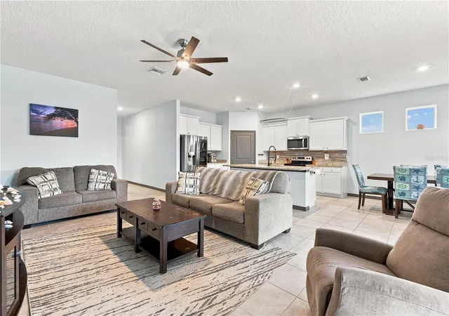 Photo 4 of Single family home for sale at 3916 Mossy Limb Ct, Palmetto, FL 34221 | MLS# A4704891 | Listing updated on 2026-10-04