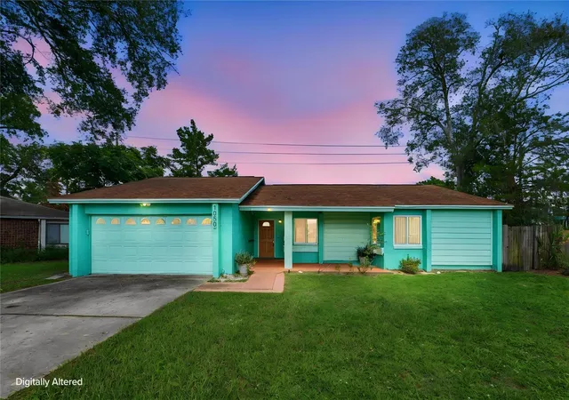 Photo 2 of Single family home for sale at 1050 Huntington Ct, Longwood, FL 32750 | MLS# O6438634 | Listing updated on 2026-10-07