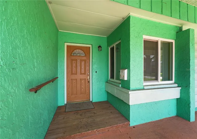 Photo 4 of Single family home for sale at 1050 Huntington Ct, Longwood, FL 32750 | MLS# O6438634 | Listing updated on 2026-10-07