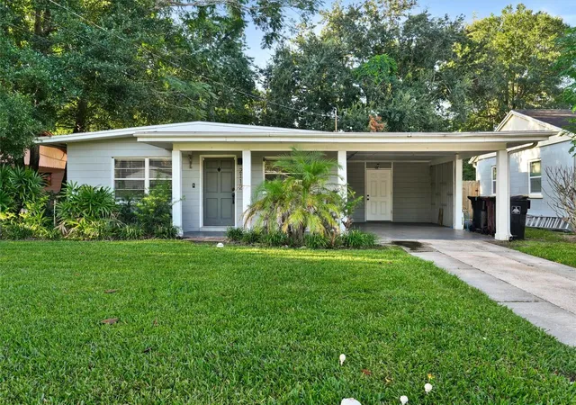 Photo 1 of Single family home for sale at 2112 Vivada St, Orlando, FL 32803 | MLS# O6438638 | Listing updated on 2026-09-04