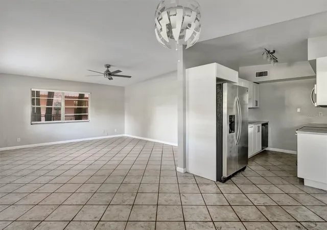 Photo 2 of Single family home for sale at 2112 Vivada St, Orlando, FL 32803 | MLS# O6438638 | Listing updated on 2026-09-04