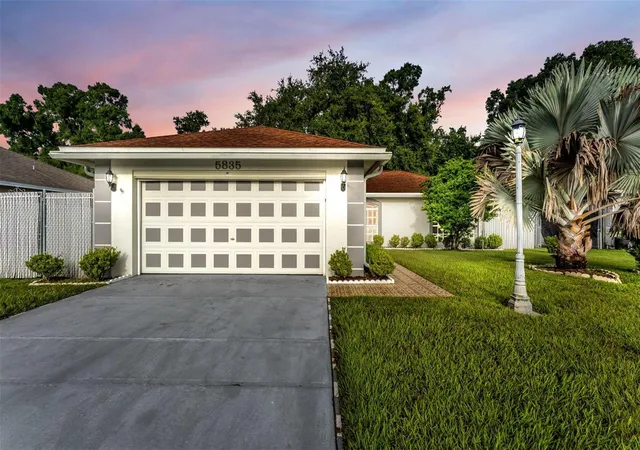 Photo 1 of Sale Pending at 5835 Daughtery Downs Loop, Lakeland, FL 33809 | MLS# L4964773 | Listing updated on 2026-09-16