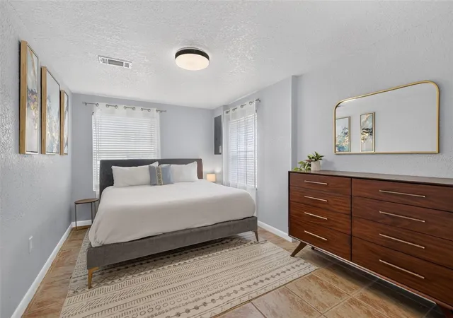 Photo 3 of Single family home for sale at 731 W Princeton St, Orlando, FL 32804 | MLS# G5117308 | Listing updated on 2026-09-04