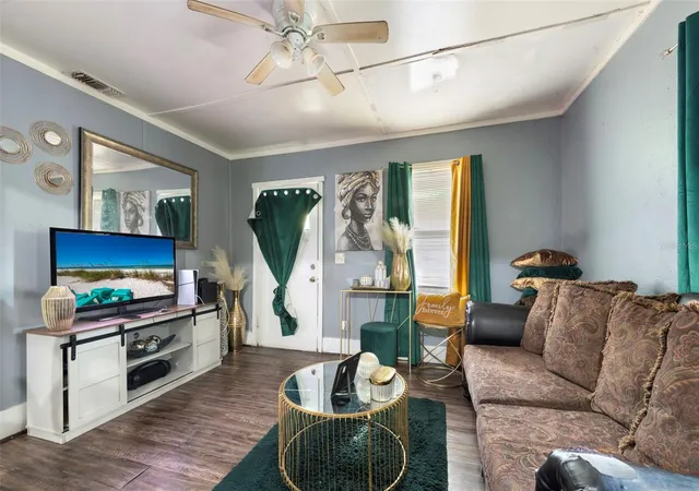 Photo 3 of Single family home for sale at 1535 Preston St S, Saint Petersburg, FL 33712 | MLS# TB8544969 | Listing updated on 2026-09-24