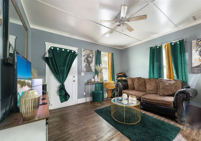 Photo 3 of Single family home for sale at 1535 Preston St S, Saint Petersburg, FL 33712 | MLS# TB8544969 | Listing updated on 2026-09-24