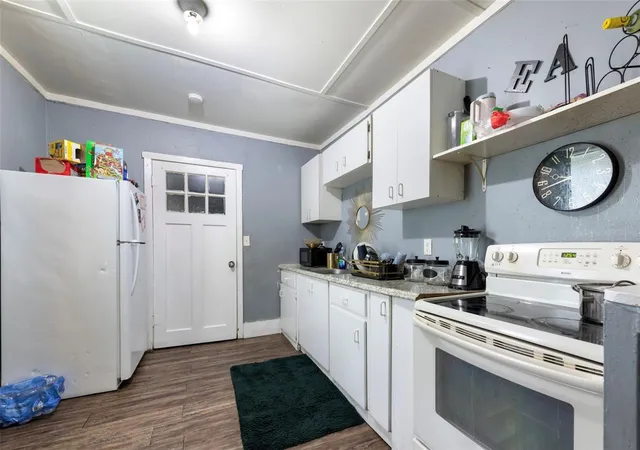 Photo 4 of Single family home for sale at 1535 Preston St S, Saint Petersburg, FL 33712 | MLS# TB8544969 | Listing updated on 2026-09-24
