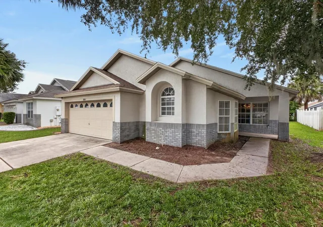 Photo 1 of Single family home for sale at 8014 Spring Crk Dr, Kissimmee, FL 34747 | MLS# O6438647 | Listing updated on 2026-10-28
