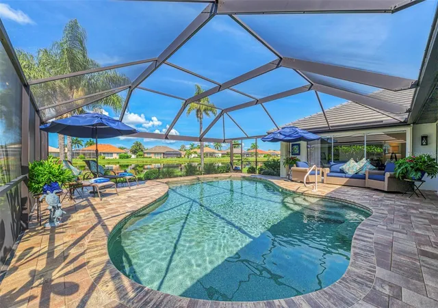Photo 3 of Single family home for sale at 530 Lake Of The Woods Dr, Venice, FL 34293 | MLS# N6145601 | Listing updated on 2026-10-05