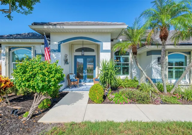 Photo 4 of Single family home for sale at 530 Lake Of The Woods Dr, Venice, FL 34293 | MLS# N6145601 | Listing updated on 2026-10-05