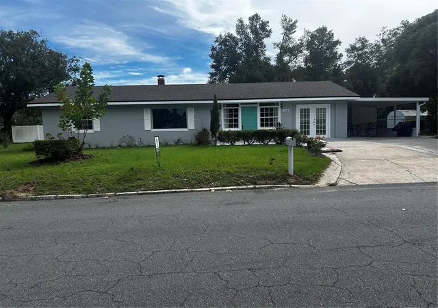 Photo 1 of Single family home for sale at 1030 E 4th Avenue, Mount Dora, FL 32757 | MLS# G5117309 | Listing updated on 2026-10-06