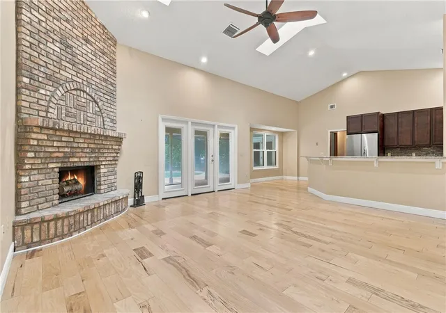 Photo 3 of Single family home for sale at 4425 Winderwood Cir, Orlando, FL 32835 | MLS# O6438658 | Listing updated on 2026-09-18