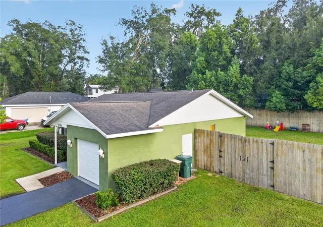Photo 3 of Single family home for sale at 4506 Ne 8th Place, Ocala, FL 34470 | MLS# OM731582 | Listing updated on 2026-09-20