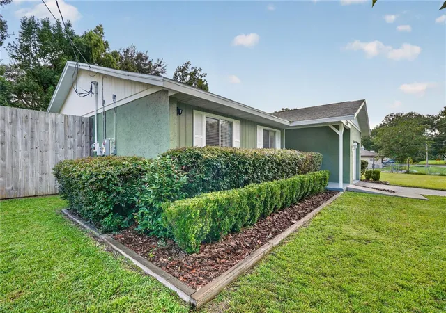 Photo 3 of Single family home for sale at 4506 NE 8th Place, Ocala, FL 34470 | MLS# OM731582 | Listing updated on 2026-09-20