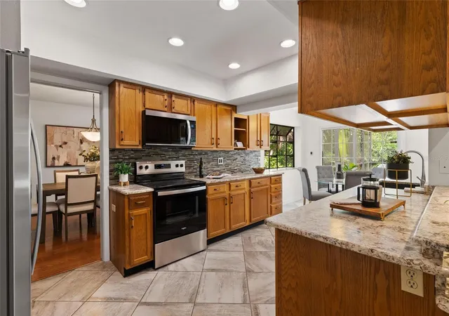 Photo 3 of Single family home for sale at 2784 Heatherwood Ct, Clearwater, FL 33761 | MLS# TB8544982 | Listing updated on 2026-09-13