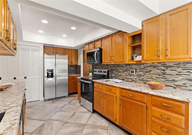 Photo 4 of Single family home for sale at 2784 Heatherwood Ct, Clearwater, FL 33761 | MLS# TB8544982 | Listing updated on 2026-09-13