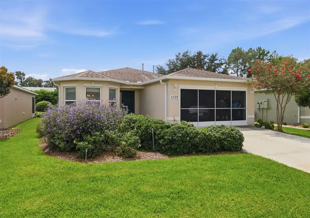 Photo 2 of Single family home for sale at 5322 Pond Xing Pl, Leesburg, FL 34748 | MLS# G5117311 | Listing updated on 2026-10-02