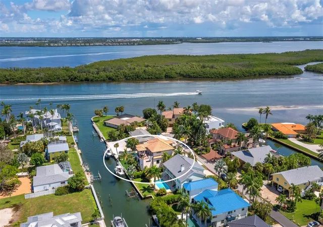 Photo 3 of Single family home for sale at 795 Marbury Ln, Longboat Key, FL 34228 | MLS# A4704899 | Listing updated on 2026-09-11