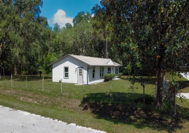 Photo 2 of Single family home for sale at 10962 SW 112th Avenue, Dunnellon, FL 34432 | MLS# OM731586 | Listing updated on 2026-09-19