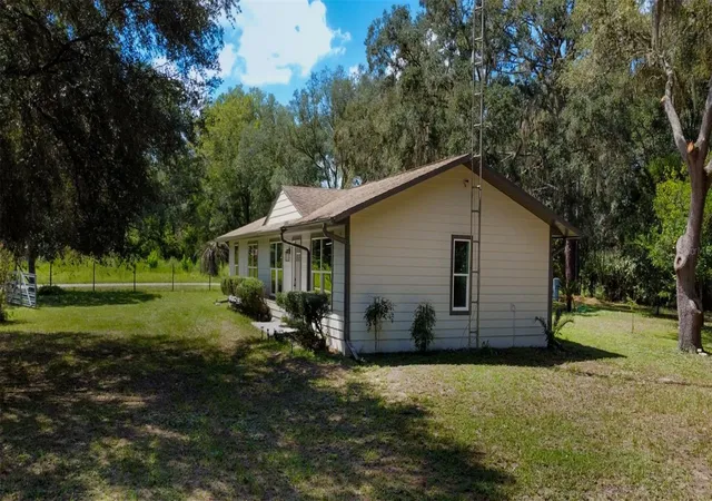 Photo 4 of Single family home for sale at 10962 SW 112th Avenue, Dunnellon, FL 34432 | MLS# OM731586 | Listing updated on 2026-09-19