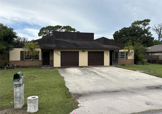 Listing Photo 4 - Condo for sale in building located at 2204 54th Ave Dr W, BRADENTON, FL 34207