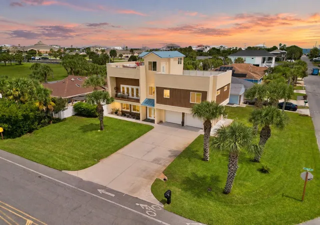 Photo 2 of Single family home for sale at 700 N Flagler Ave, Flagler Beach, FL 32136 | MLS# FC321184 | Listing updated on 2026-09-30