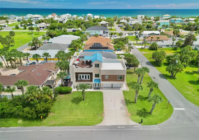 Photo 4 of Single family home for sale at 700 N Flagler Ave, Flagler Beach, FL 32136 | MLS# FC321184 | Listing updated on 2026-09-30