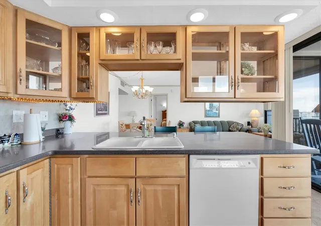 Photo 3 of Condo for sale at 6287 Bahia Del Mar Cir #602, Saint Petersburg, FL 33715 | MLS# TB8545013 | Listing updated on 2026-09-07