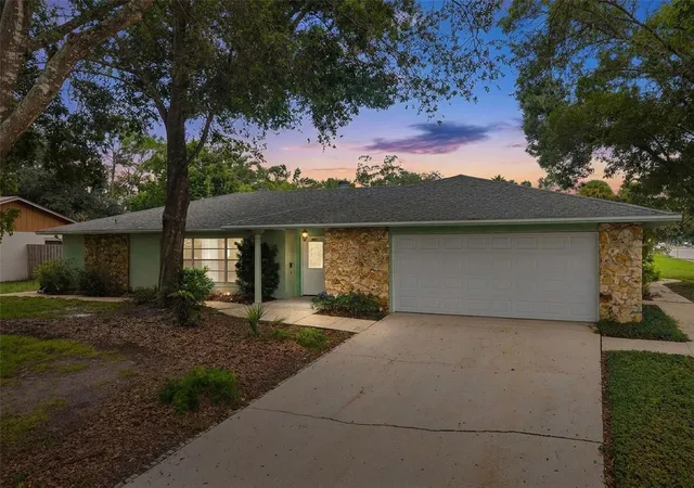 Photo 1 of Single family home for sale at 101 Suffolk Ct, Longwood, FL 32779 | MLS# O6438695 | Listing updated on 2026-09-14