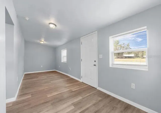 Photo 3 of Single family home for sale at 515 S Charleston Ave, Fort Meade, FL 33841 | MLS# L4964778 | Listing updated on 2026-10-20