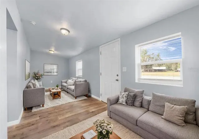 Photo 4 of Single family home for sale at 515 S Charleston Ave, Fort Meade, FL 33841 | MLS# L4964778 | Listing updated on 2026-10-20