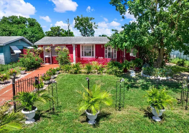 Photo 1 of Single family home for sale at 4737 Longwood Ave, Holiday, FL 34690 | MLS# TB8545039 | Listing updated on 2026-09-08
