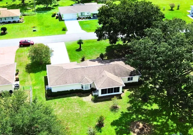 Photo 3 of Single family home for sale at 10579 SW 62nd Terrace Rd, Ocala, FL 34476 | MLS# OM731600 | Listing updated on 2026-09-19