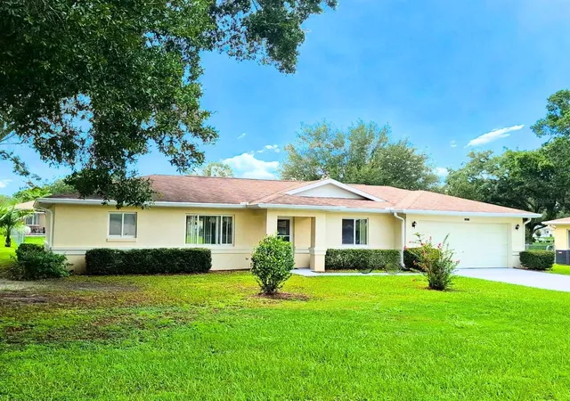 Photo 4 of Single family home for sale at 10579 SW 62nd Terrace Rd, Ocala, FL 34476 | MLS# OM731600 | Listing updated on 2026-09-19