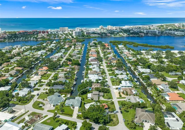 Photo 3 of Single family home for sale at 1820 Stanford Ln, Sarasota, FL 34231 | MLS# A4704918 | Listing updated on 2026-09-14