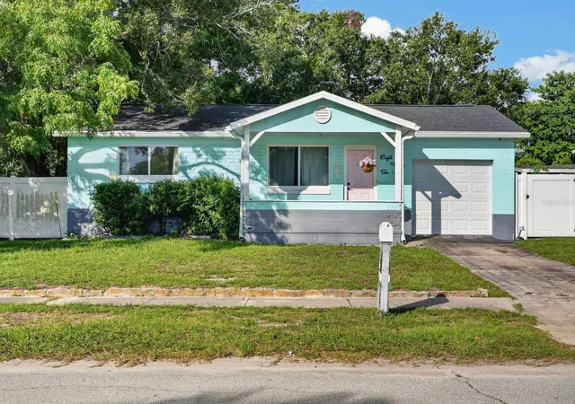 Photo 1 of Sale Pending at 856 Berkshire Rd, Daytona Beach, FL 32117 | MLS# FC321187 | Listing updated on 2026-09-24