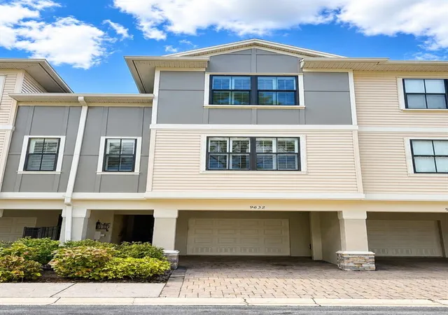 Townhouse for sale at 9632 Bay Grv Ln, TAMPA, FL 33615 | MLS# TB8545060