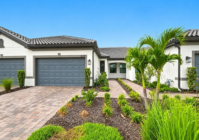 Photo 2 of Single family home for sale at 14229 Eagle Branch Dr, Nokomis, FL 34275 | MLS# A4704928 | Listing updated on 2026-10-07
