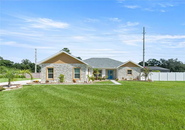 Single family home for sale at 2393 SE 31st Place, OCALA, FL 34471 | MLS# OM731606