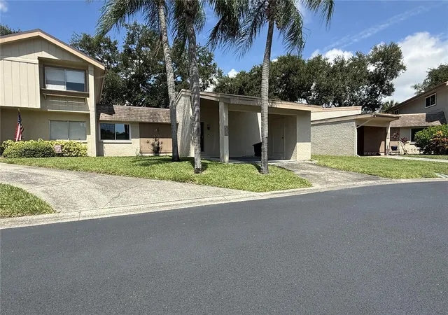 Photo 1 of Single family home for sale at 2705 Sand Holw Ct Clearwater Fl 33761 3732, Clearwater, FL 33761 | MLS# TB8545118 | Listing updated on 2026-10-08