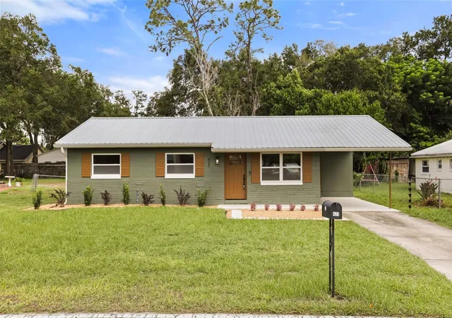 Photo 2 of Sale Pending at 421 Oakhurst St, Altamonte Springs, FL 32701 | MLS# O6438805 | Listing updated on 2026-10-07