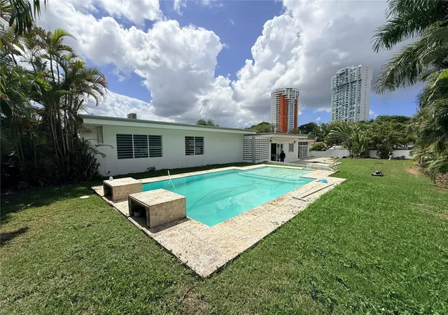 Photo 3 of Sale Pending at Calle Onix 29 Urb Bucare, Guaynabo, PR 00969 | MLS# PR9123912 | Listing updated on 2026-09-12