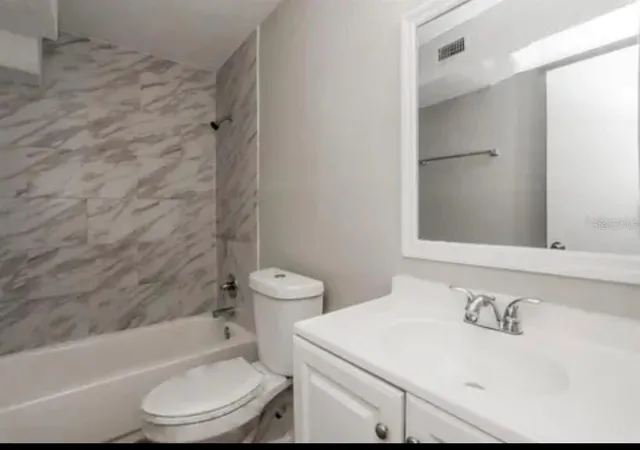 Photo 3 of Single family home for sale at 918 Valmar St, Brandon, FL 33511 | MLS# TB8545138 | Listing updated on 2026-09-28