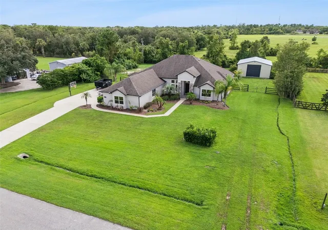 Photo 3 of Single family home for sale at 2601 Wassum Trl, Chuluota, FL 32766 | MLS# O6438824 | Listing updated on 2026-09-17